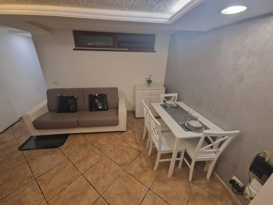 Casa Vacanza Castello Кальяри Экстерьер фото