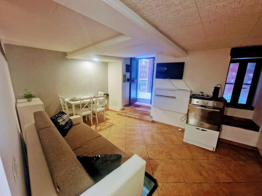 Casa Vacanza Castello Кальяри Экстерьер фото